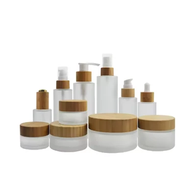 Vetro, alluminio, plastica o carta: come scegliere il materiale giusto per il packaging cosmetico